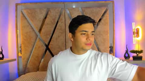 Snapshot of jayd_muscle chatting on November 2025 04:25:02 AM jayd_muscle online show from November 2025 04:25:02 AM