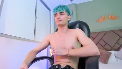 jaydenvillalobos online show from September 2025 01:48:02 PM