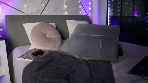 JayJayPink online show from December 2024 01:06:02 PM