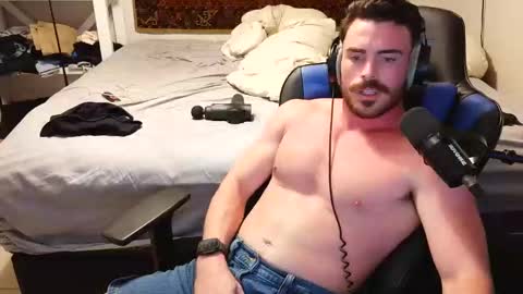 Snapshot of jaypipeahoe chatting on October 2025 01:46:01 AM jaypipeahoe online show from October 2025 01:46:01 AM