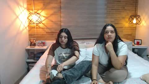 Jazmin and Scarlett online show from November 2025 09:41:01 AM