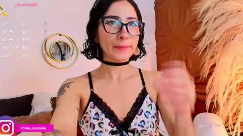 Jazmin online show from September 2025 01:02:01 PM