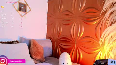 Jazmin online show from October 2025 01:29:02 PM