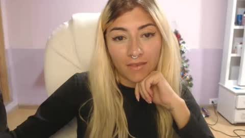 Jean online show from February 2025 02:36:02 AM
