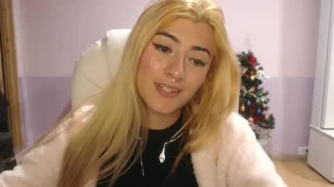 Jean online show from March 2025 11:20:02 PM