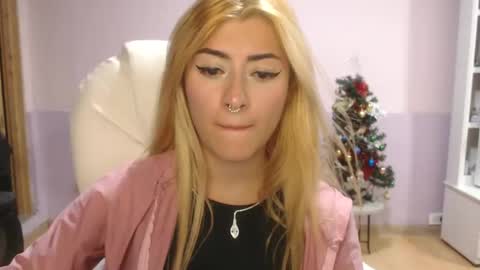 Jean online show from March 2025 03:22:01 AM