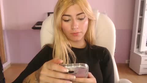 Jean online show from March 2025 04:57:02 PM