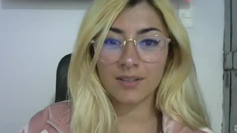 Jean online show from September 2025 10:33:02 PM