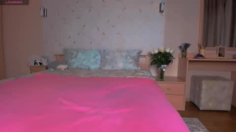 Snapshot of jeannesnowru chatting on November 2025 02:43:02 AM Jeanne online show from November 2025 02:43:02 AM