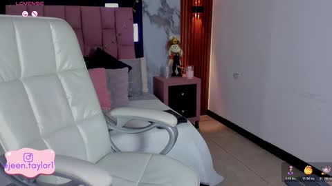 Jeen Taylor online show from October 2025 09:38:01 PM