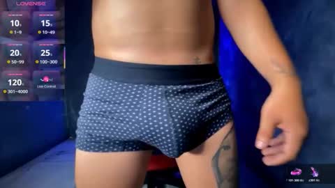 Snapshot of jeffvalemtino chatting on October 2025 11:27:01 PM jeffrey online show from October 2025 11:27:01 PM