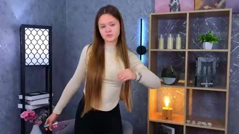 Bella online show from September 2025 02:05:01 AM