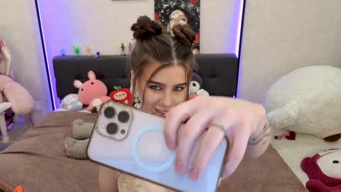 Snapshot of jenie_fire chatting on October 2025 01:20:01 PM Dolly online show from October 2025 01:20:01 PM