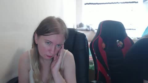 JenisAndPeter online show from September 2025 07:19:01 AM