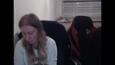 JenisAndPeter online show from October 2025 07:12:02 PM