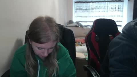 JenisAndPeter online show from October 2025 06:14:01 AM