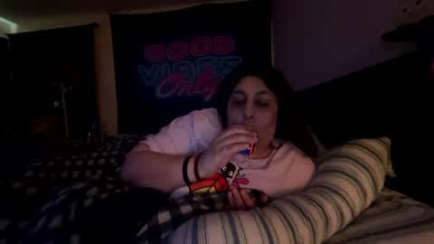 Snapshot of jennabrady chatting on September 2025 02:33:02 PM Dragon Queen. Be my Dragon -- and online show from September 2025 02:33:02 PM