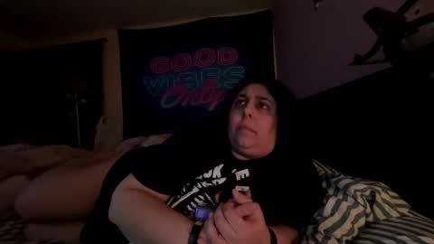 Snapshot of jennabrady chatting on November 2025 12:24:02 AM Dragon Queen. Be my Dragon -- and online show from November 2025 12:24:02 AM