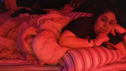 Snapshot of jennabrady chatting on November 2025 11:43:02 AM Dragon Queen. Be my Dragon -- and online show from November 2025 11:43:02 AM