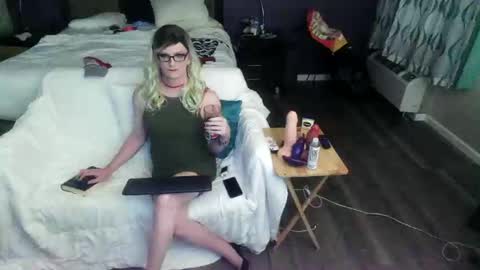 Snapshot of jennacd4life chatting on November 2025 02:34:01 AM Jenna Cross online show from November 2025 02:34:01 AM