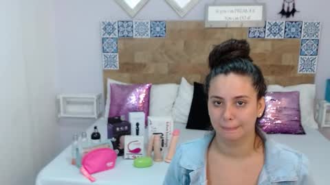 Snapshot of jenner_madison chatting on November 2025 11:22:01 AM jenner_madison online show from November 2025 11:22:01 AM