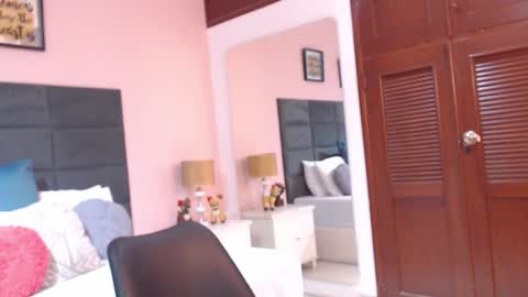 Snapshot of jenner_madison chatting on November 2025 10:04:02 AM jenner_madison online show from November 2025 10:04:02 AM