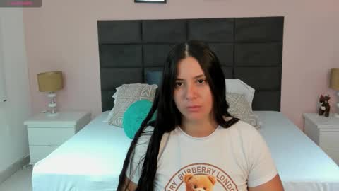 Snapshot of jenner_madison chatting on November 2025 11:32:02 AM jenner_madison online show from November 2025 11:32:02 AM