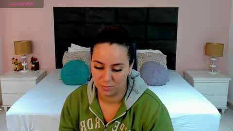 Snapshot of jenner_madison chatting on December 2025 12:14:02 PM jenner_madison online show from December 2025 12:14:02 PM