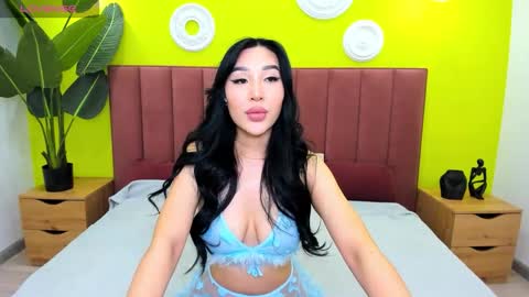 Jennifer online show from October 2025 01:28:01 AM