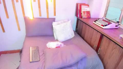 Jennifer vega  online show from September 2025 12:47:01 AM