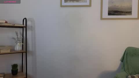 Snapshot of jenny_bonf chatting on November 2025 01:20:01 PM Sofi online show from November 2025 01:20:01 PM