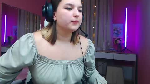 jenny_smitx online show from March 2025 02:12:02 PM