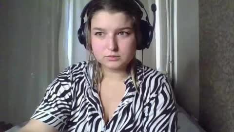 jenny_smitx online show from October 2025 07:42:02 AM