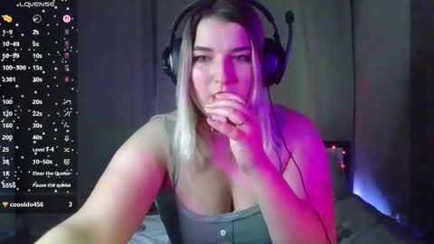 jenny_smitx online show from November 2025 02:22:01 AM