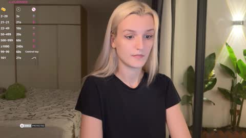 Jen  online show from December 2024 01:06:01 PM