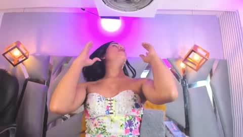 jennyts18 online show from September 2025 07:25:02 PM