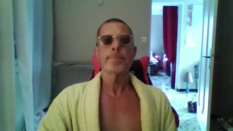 Snapshot of jerflor chatting on November 2025 02:19:02 PM jerflor online show from November 2025 02:19:02 PM