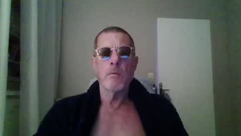 Snapshot of jerflor chatting on November 2025 01:56:02 PM jerflor online show from November 2025 01:56:02 PM