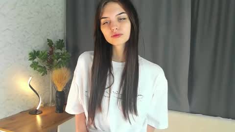 Keira online show from October 2025 04:32:02 AM