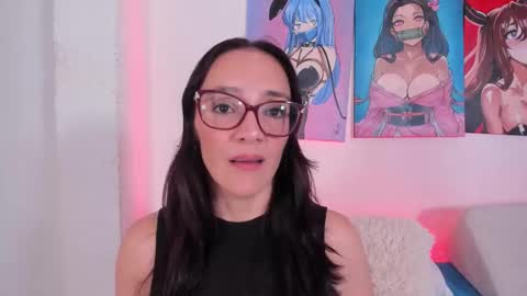 Snapshot of jess1ca_herrera chatting on October 2025 09:45:01 PM jessica herreraToday I will be your devil and you my victim online show from October 2025 09:45:01 PM