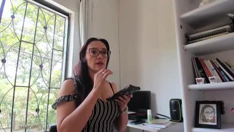 Snapshot of jess1ca_herrera chatting on October 2025 04:35:02 PM jessica herreraToday I will be your devil and you my victim online show from October 2025 04:35:02 PM