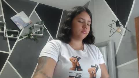jess_beaut online show from February 2025 09:21:02 PM