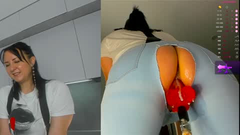 Snapshot of jess_benz chatting on December 2024 05:49:02 AM Jessica online show from December 2024 05:49:02 AM