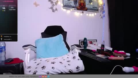 Snapshot of jessi1986_ chatting on December 2024 04:17:01 PM Jessie online show from December 2024 04:17:01 PM