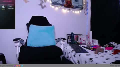 Snapshot of jessi1986_ chatting on January 2025 06:40:02 PM Jessie online show from January 2025 06:40:02 PM