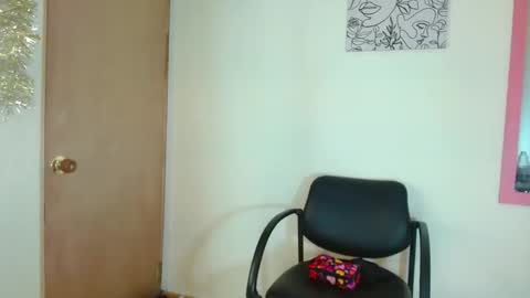 Snapshot of jessicarabbit4 chatting on November 2025 09:25:01 PM jessicarabbit4 online show from November 2025 09:25:01 PM