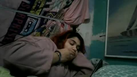 Snapshot of jessicarabbits4 chatting on December 2024 11:31:02 PM dovedianna online show from December 2024 11:31:02 PM