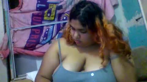 Snapshot of jessicarabbits4 chatting on October 2025 01:25:01 AM dovedianna online show from October 2025 01:25:01 AM