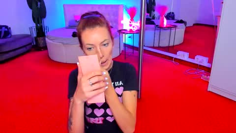 Jessy online show from November 2025 07:05:02 PM