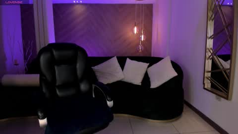 Snapshot of jessicawilliams1 chatting on October 2025 09:39:01 AM JESS online show from October 2025 09:39:01 AM